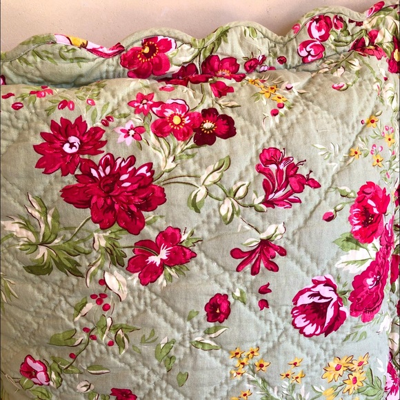 FLORAL PILLOW Quilted Pottery Barn 2Patterns 31”Sq - Picture 3 of 10